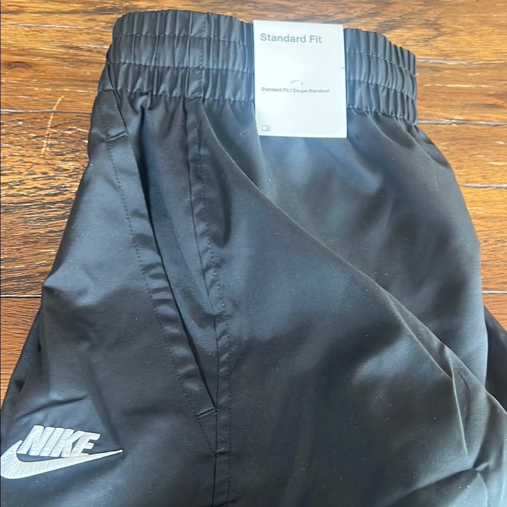 Nike Black Sports Shorts - Picture 2 of 4